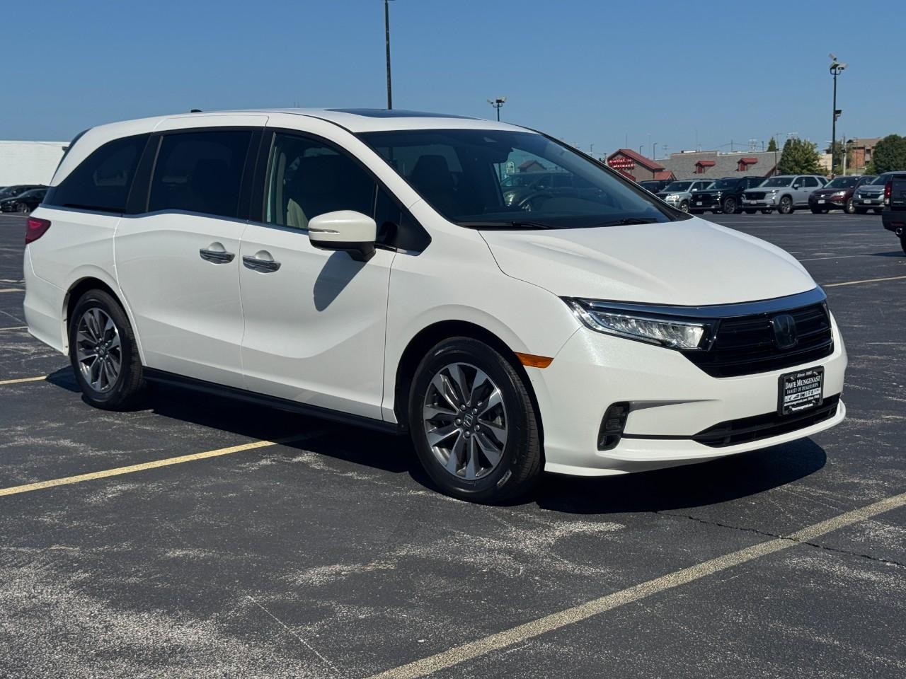 Honda Odyssey Vehicle Full-screen Gallery Image 02