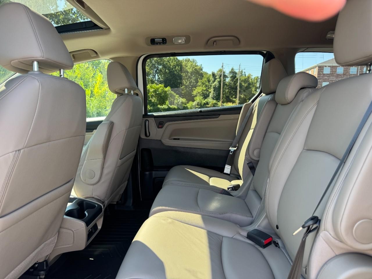 Honda Odyssey Vehicle Full-screen Gallery Image 11
