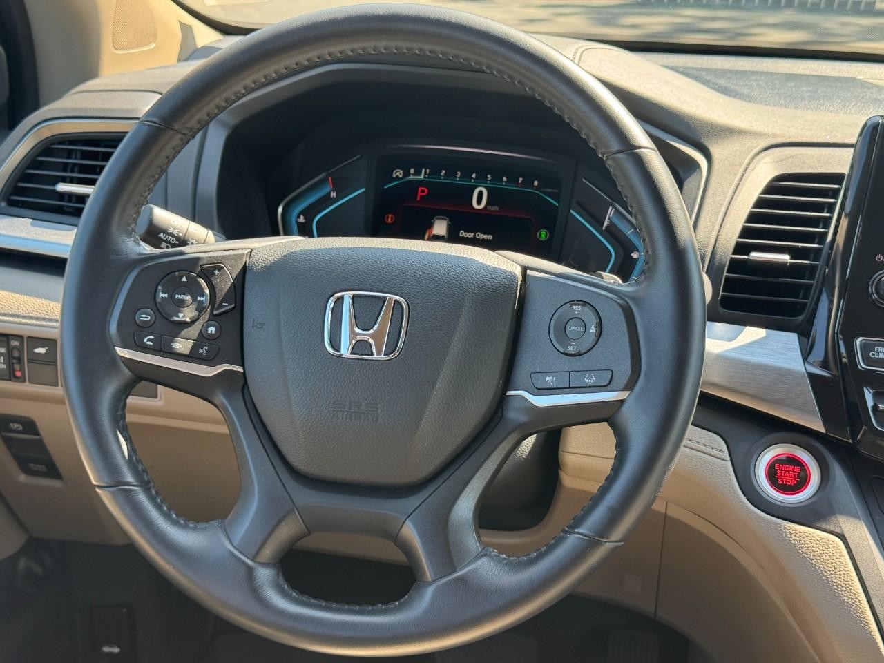 Honda Odyssey Vehicle Full-screen Gallery Image 14
