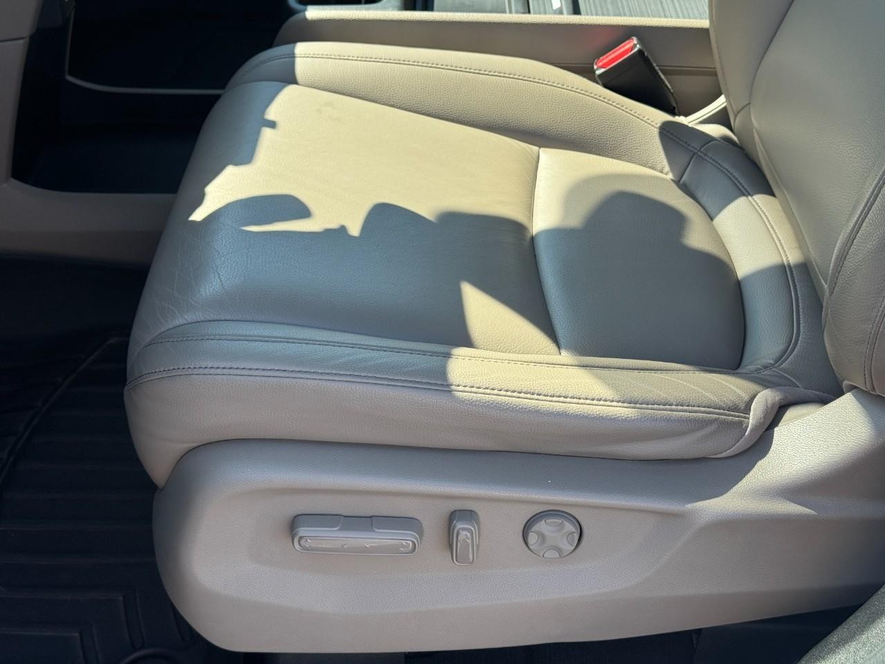 Honda Odyssey Vehicle Full-screen Gallery Image 17