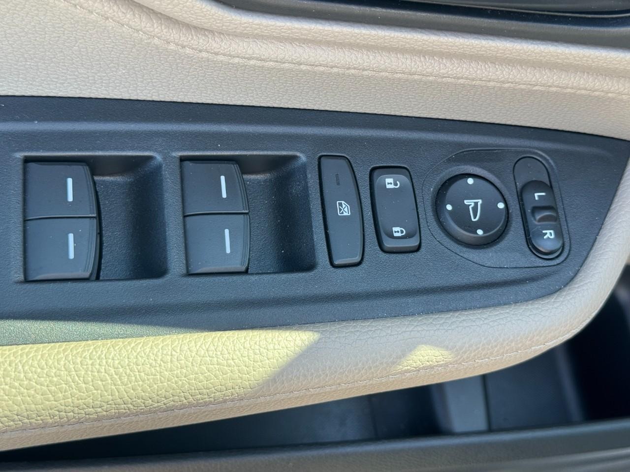 Honda Odyssey Vehicle Full-screen Gallery Image 18