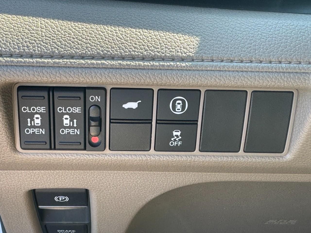 Honda Odyssey Vehicle Full-screen Gallery Image 20