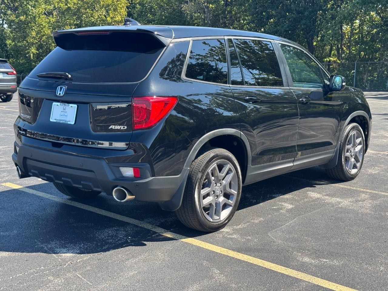 Honda Passport Vehicle Full-screen Gallery Image 04