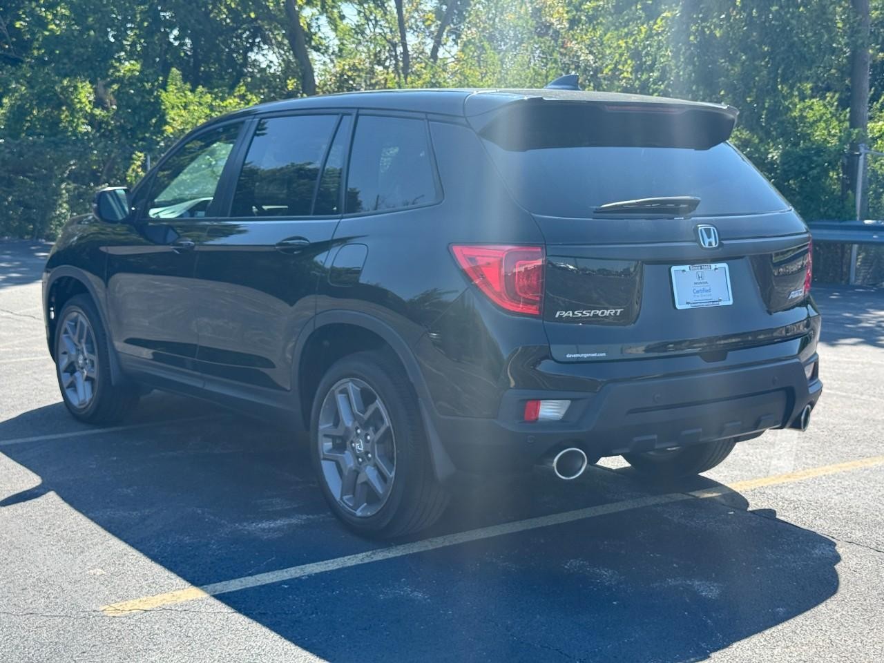 Honda Passport Vehicle Full-screen Gallery Image 07