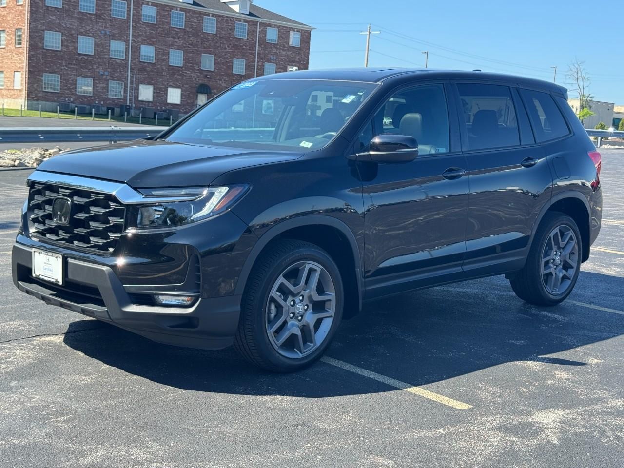 Honda Passport Vehicle Full-screen Gallery Image 09