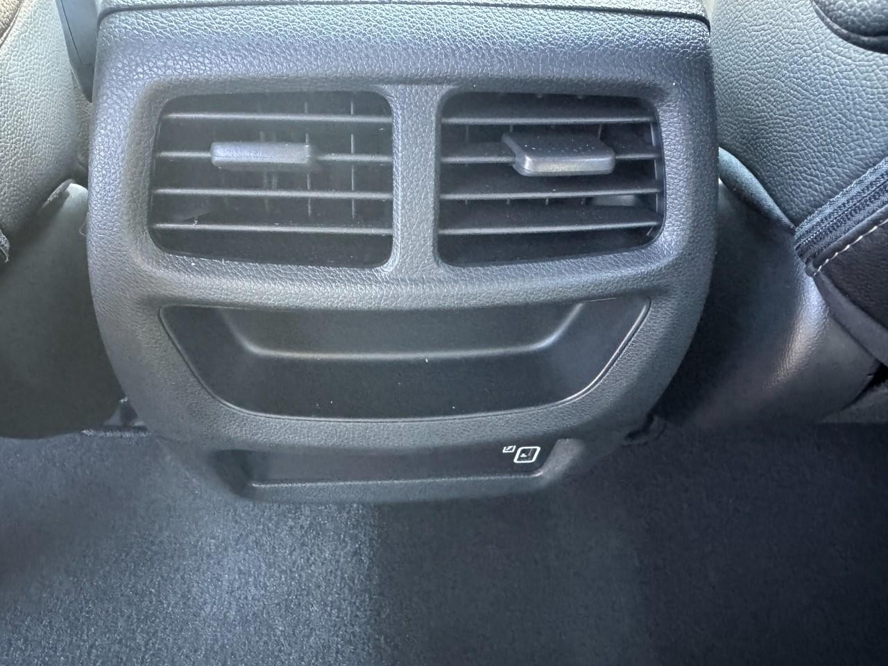 Honda Passport Vehicle Full-screen Gallery Image 12