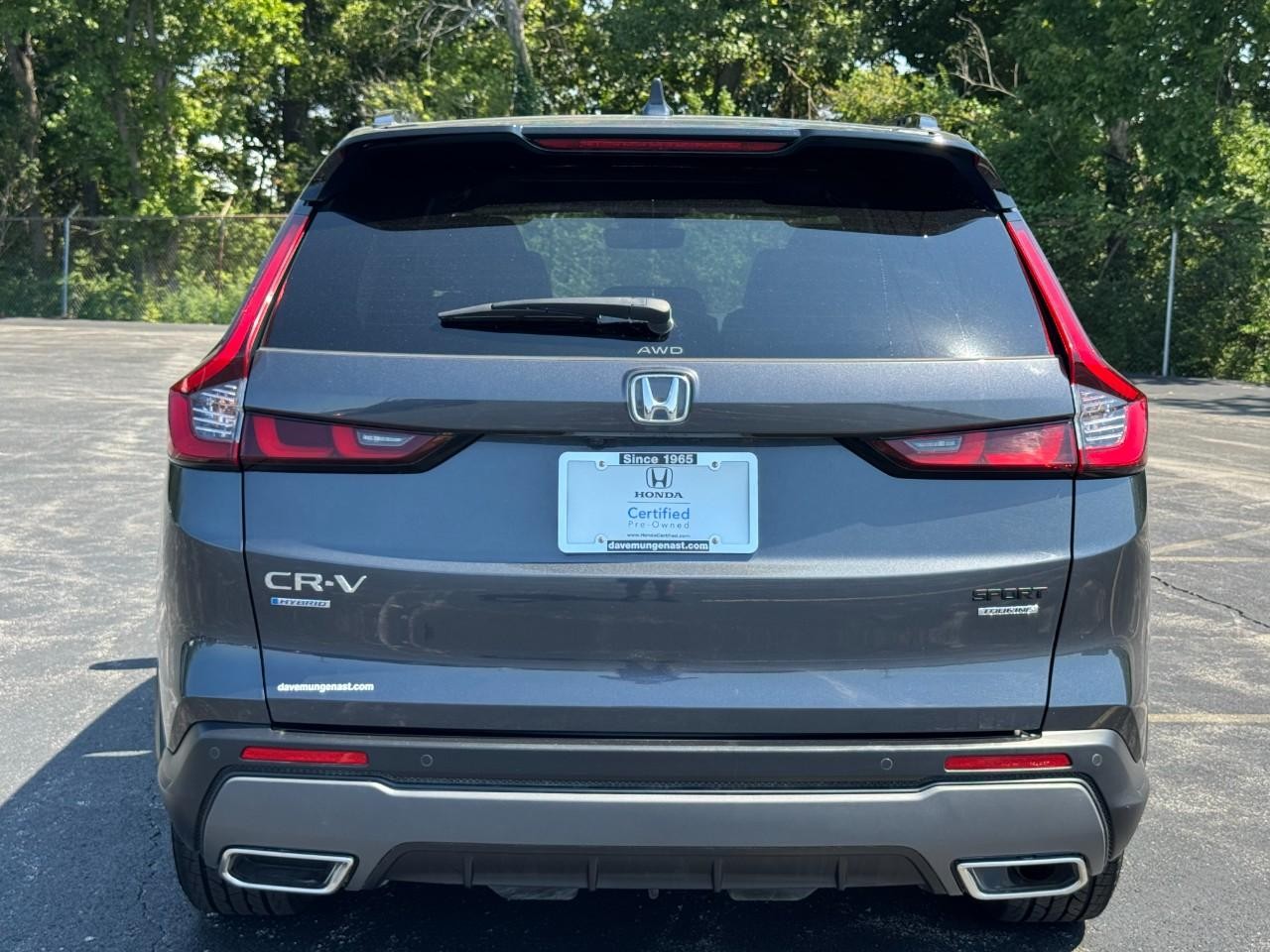 Honda CR-V Hybrid Vehicle Full-screen Gallery Image 07