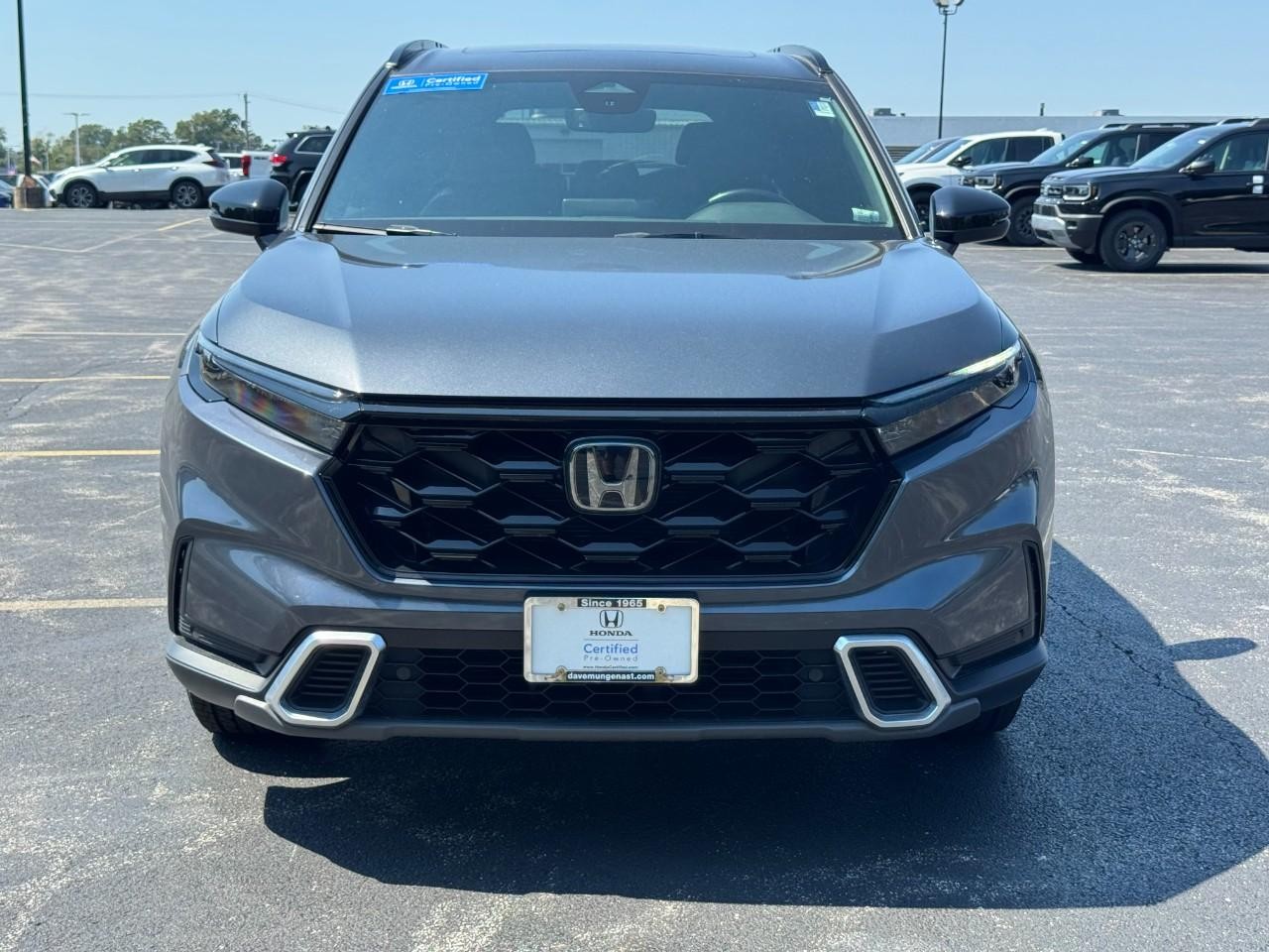 Honda CR-V Hybrid Vehicle Full-screen Gallery Image 11