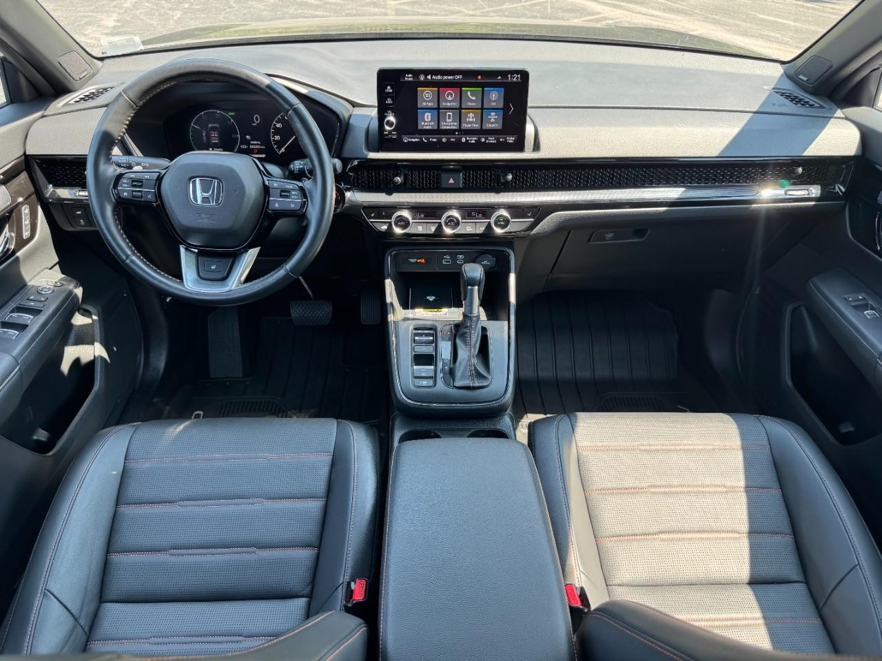 Honda CR-V Hybrid Vehicle Full-screen Gallery Image 14