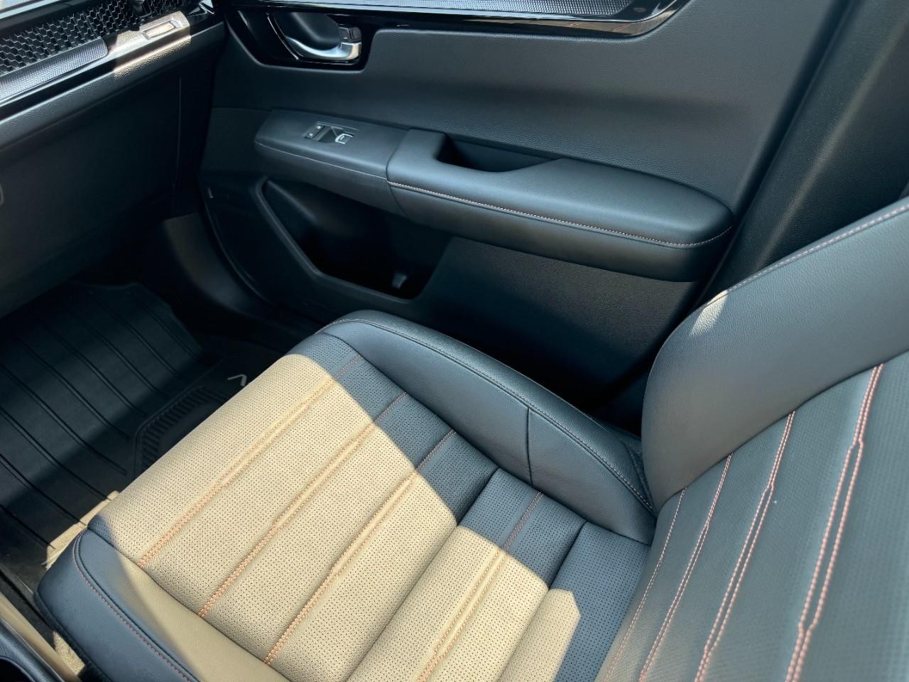 Honda CR-V Hybrid Vehicle Full-screen Gallery Image 18