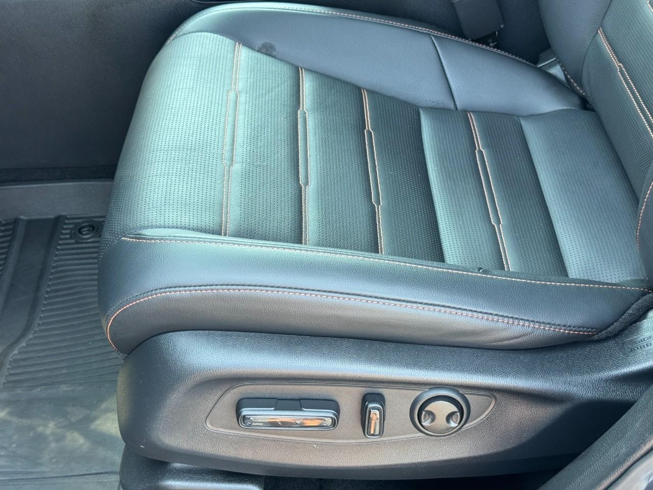 Honda CR-V Hybrid Vehicle Full-screen Gallery Image 19