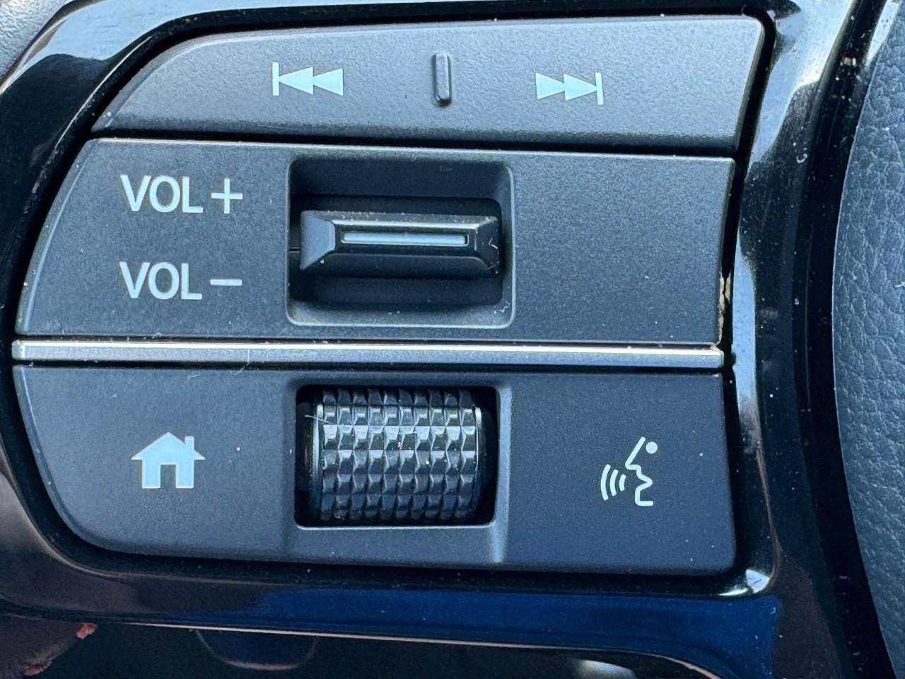 Honda CR-V Hybrid Vehicle Full-screen Gallery Image 22