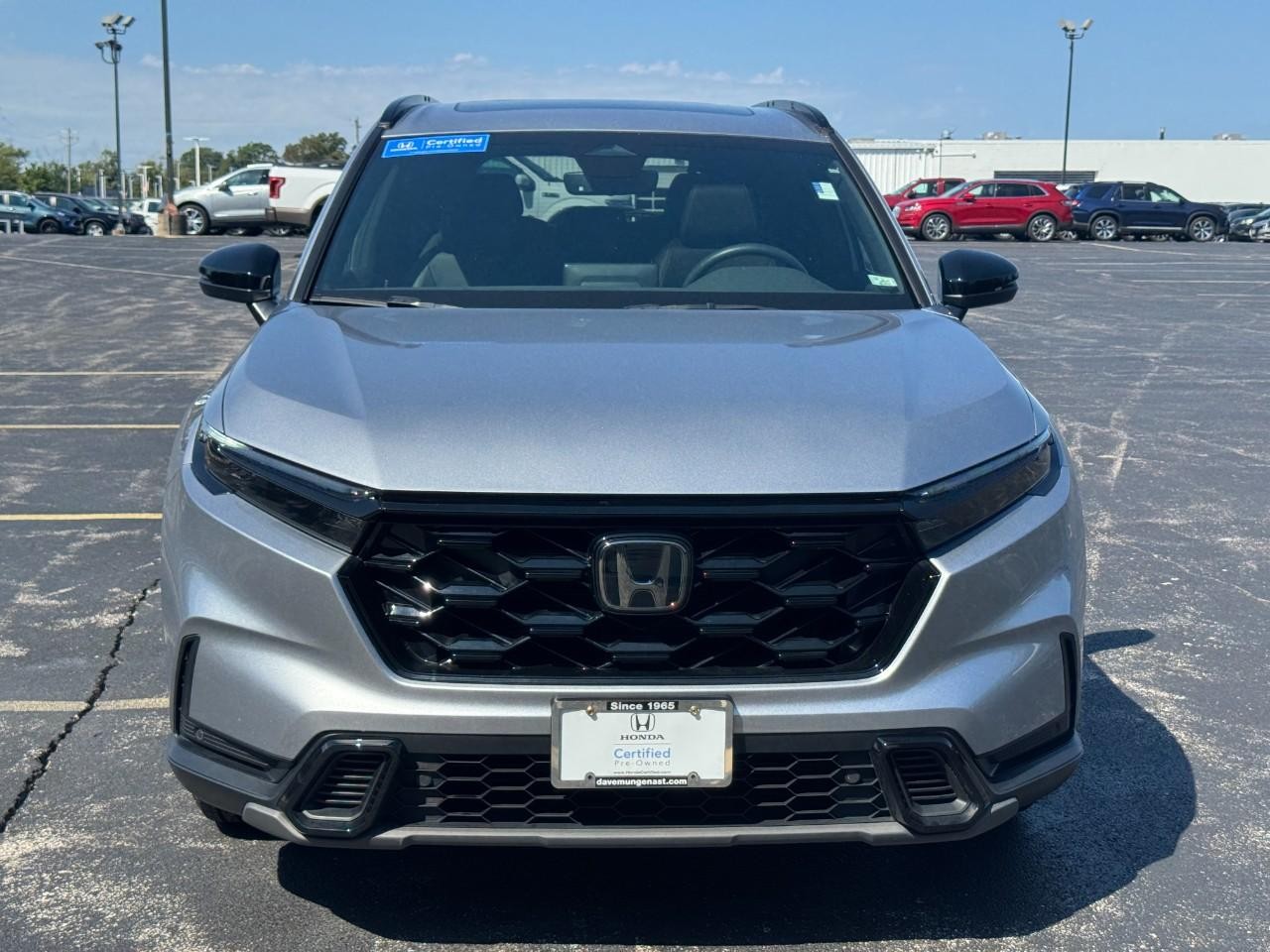 Honda CR-V Hybrid Vehicle Full-screen Gallery Image 11