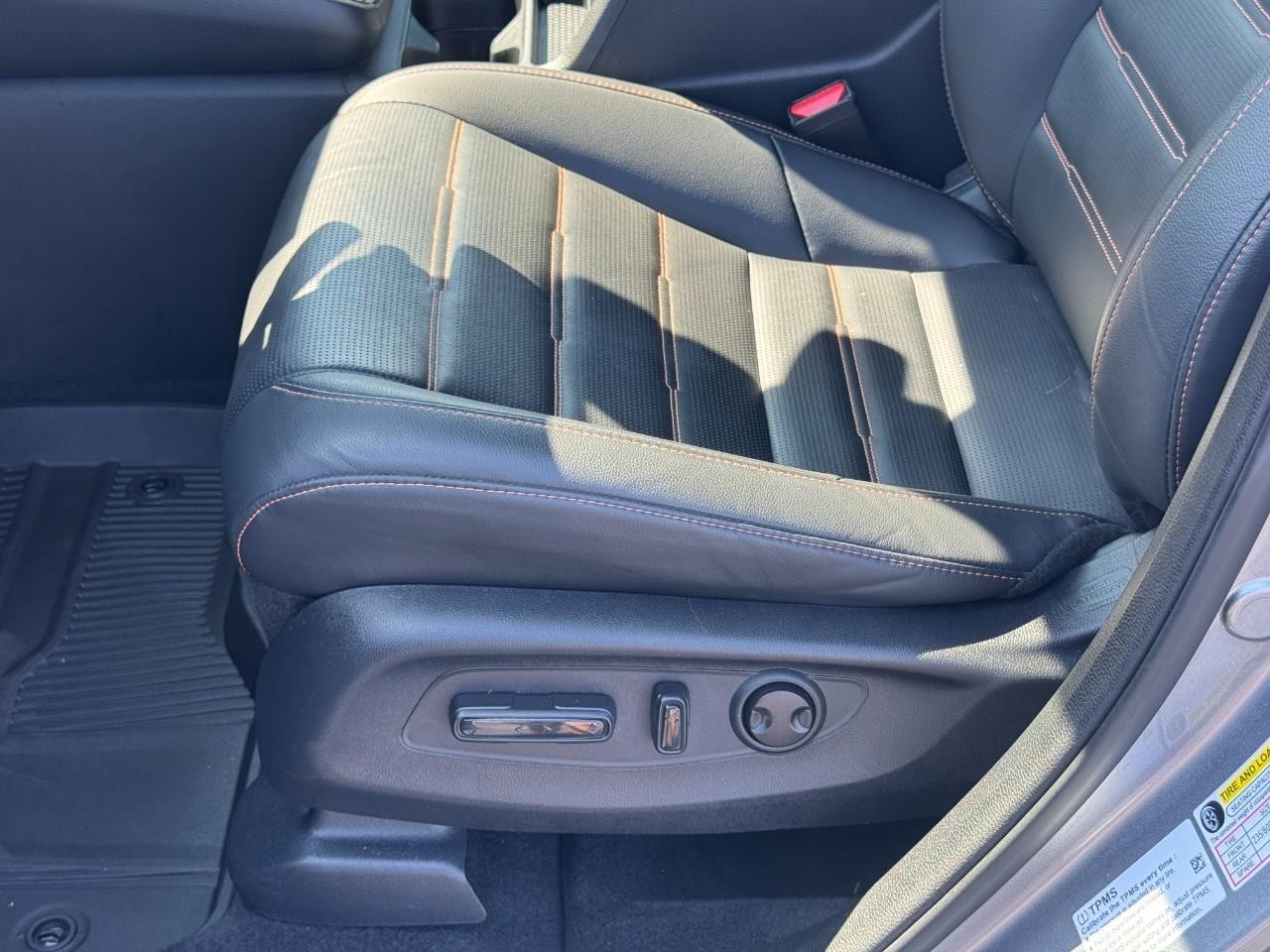 Honda CR-V Hybrid Vehicle Full-screen Gallery Image 19