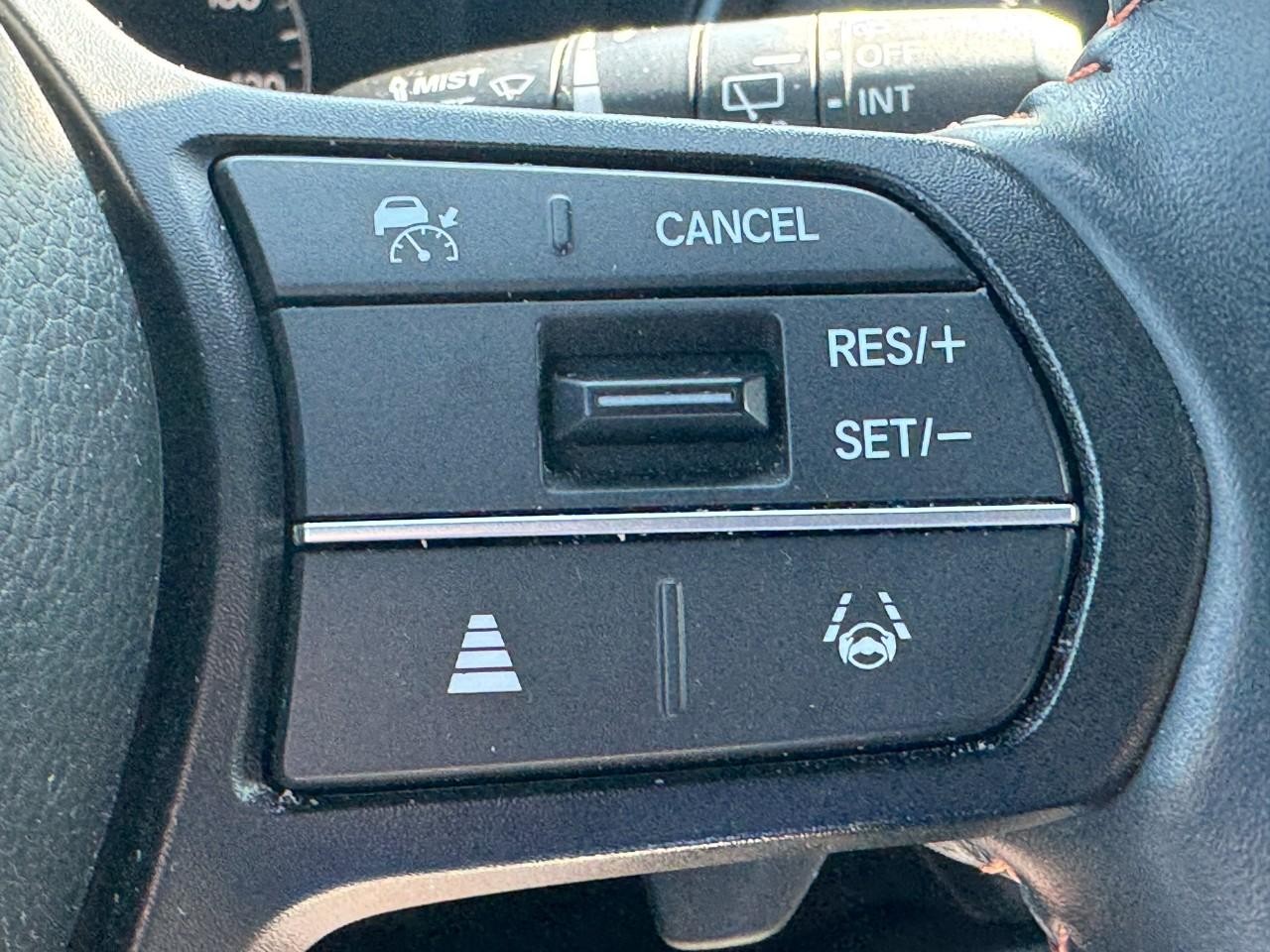 Honda CR-V Hybrid Vehicle Full-screen Gallery Image 23