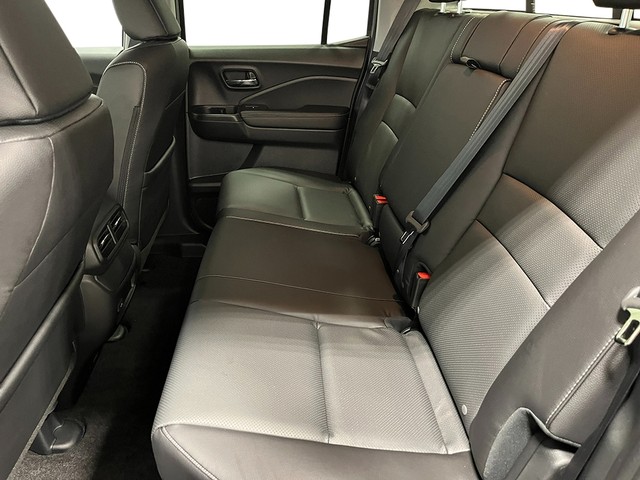 Honda Ridgeline Vehicle Full-screen Gallery Image 24