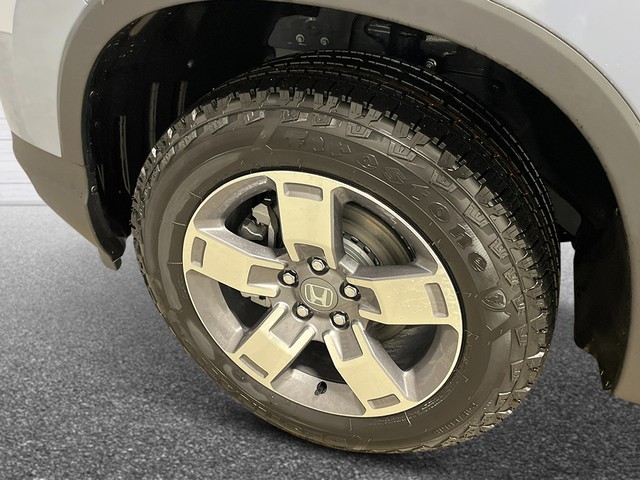 Honda Ridgeline Vehicle Full-screen Gallery Image 12