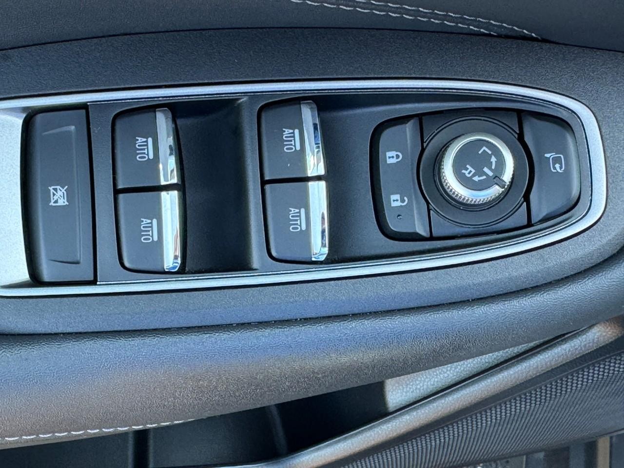 Subaru Outback Vehicle Full-screen Gallery Image 19