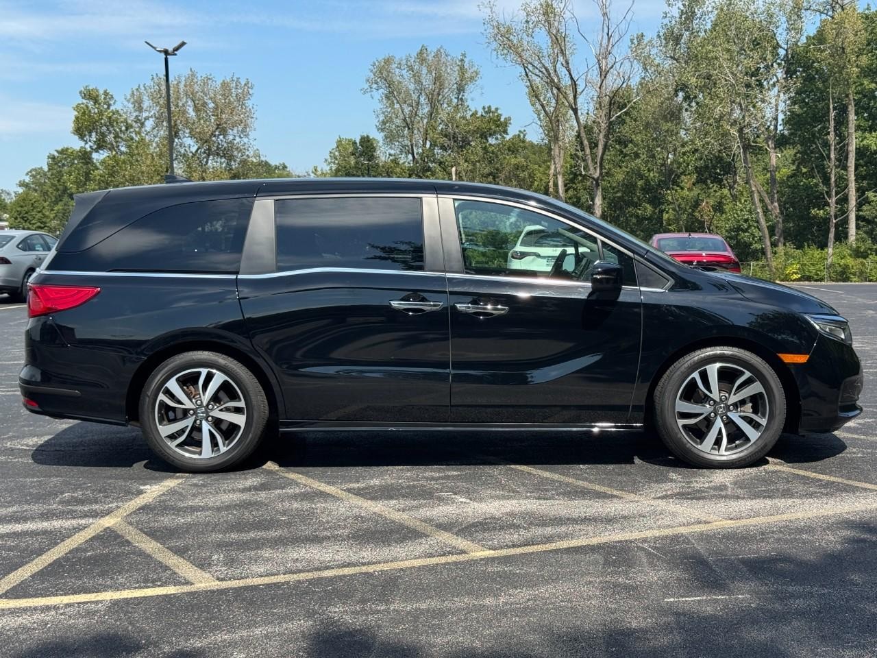Honda Odyssey Vehicle Full-screen Gallery Image 03