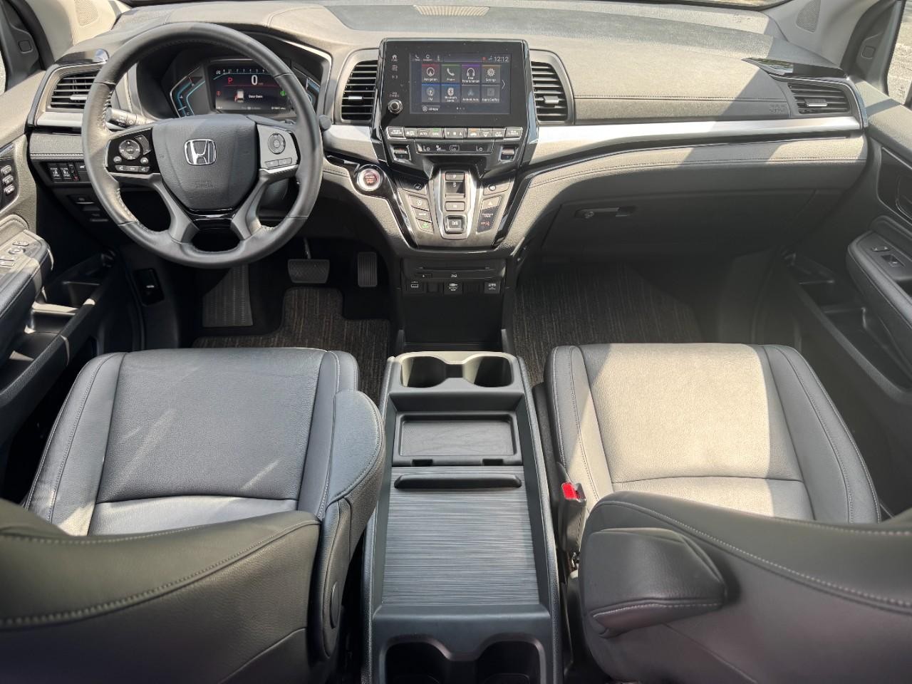 Honda Odyssey Vehicle Full-screen Gallery Image 14