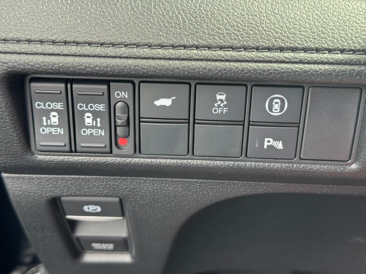 Honda Odyssey Vehicle Full-screen Gallery Image 21