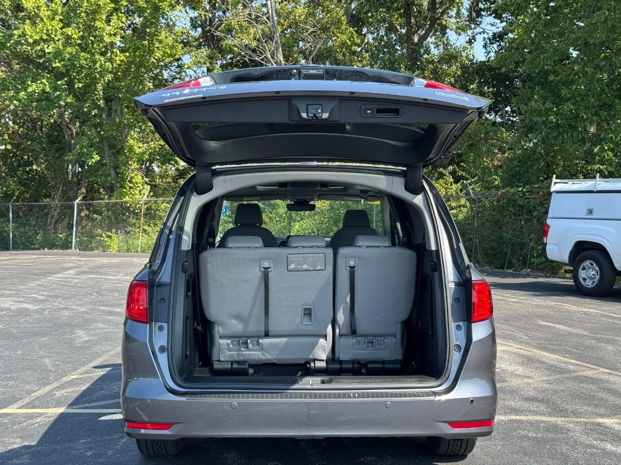 Honda Odyssey Vehicle Full-screen Gallery Image 06