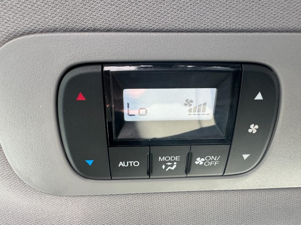 Honda Odyssey Vehicle Full-screen Gallery Image 14