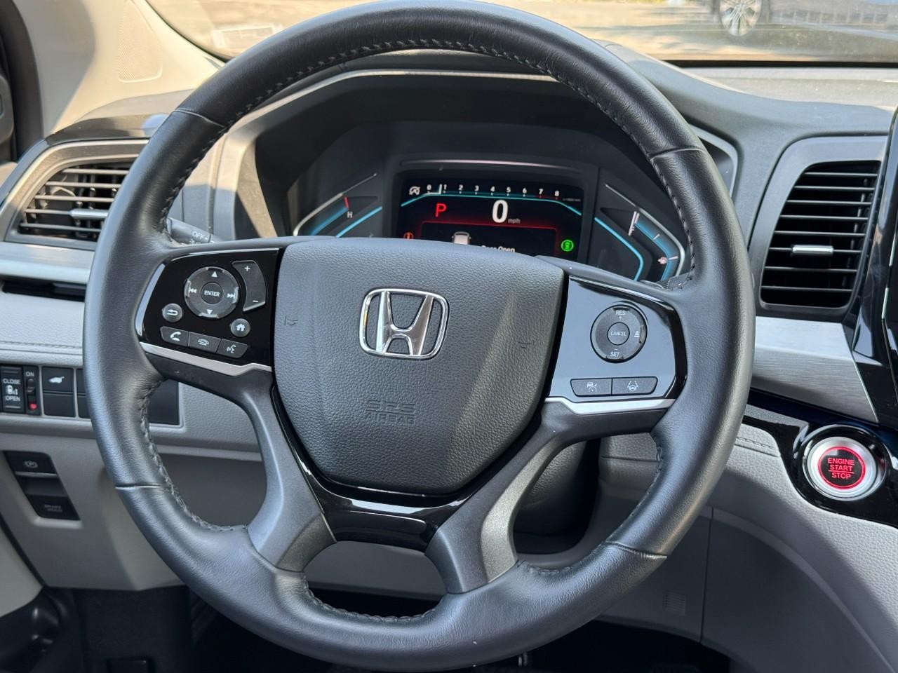 Honda Odyssey Vehicle Full-screen Gallery Image 16