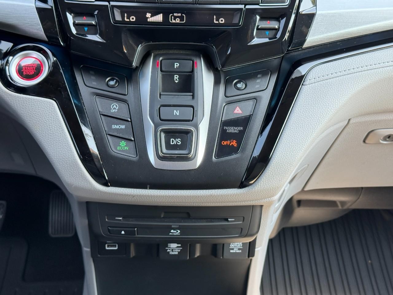 Honda Odyssey Vehicle Full-screen Gallery Image 18