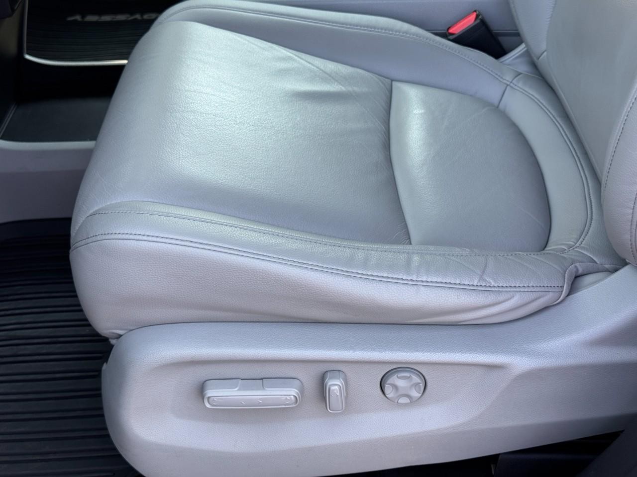 Honda Odyssey Vehicle Full-screen Gallery Image 20