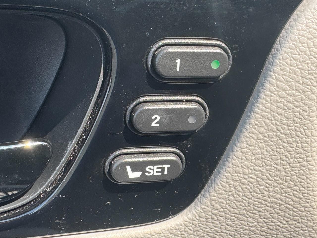 Honda Odyssey Vehicle Full-screen Gallery Image 22