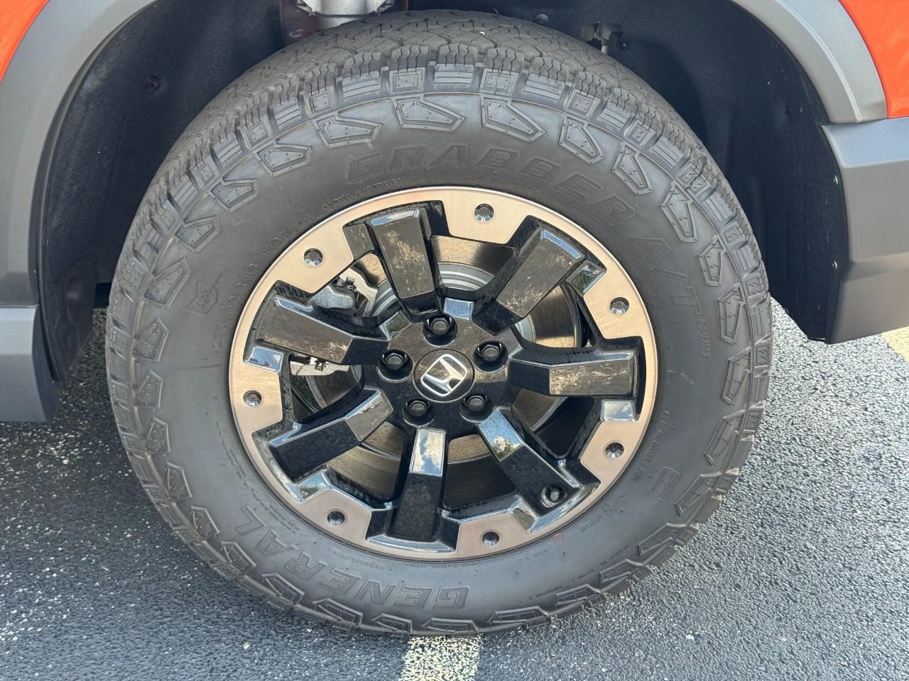 Honda Passport Vehicle Full-screen Gallery Image 09