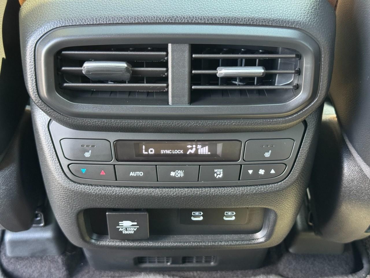 Honda Passport Vehicle Full-screen Gallery Image 13