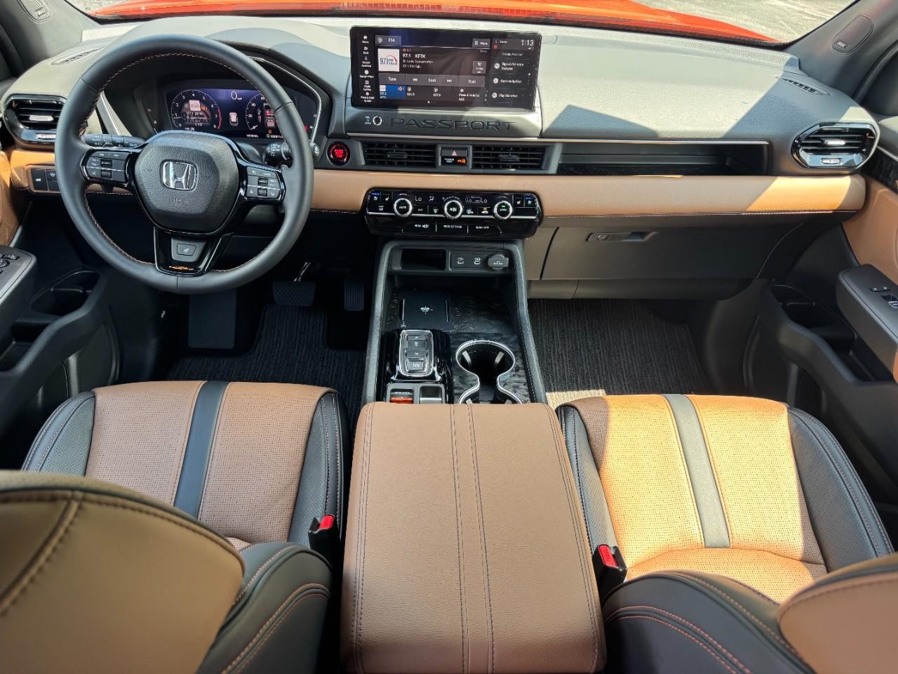 Honda Passport Vehicle Full-screen Gallery Image 14