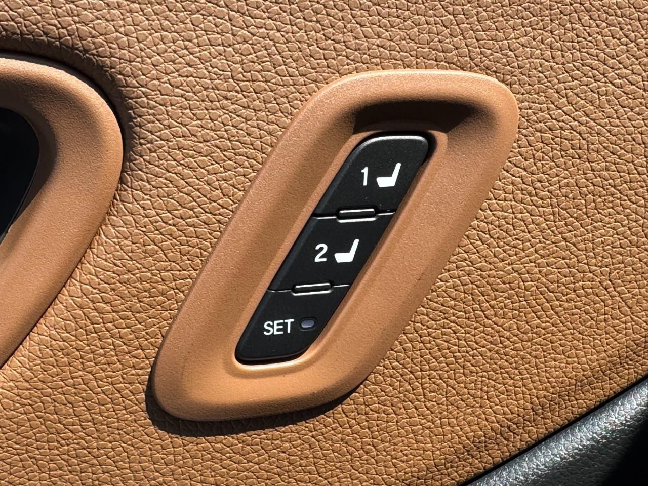 Honda Passport Vehicle Full-screen Gallery Image 21