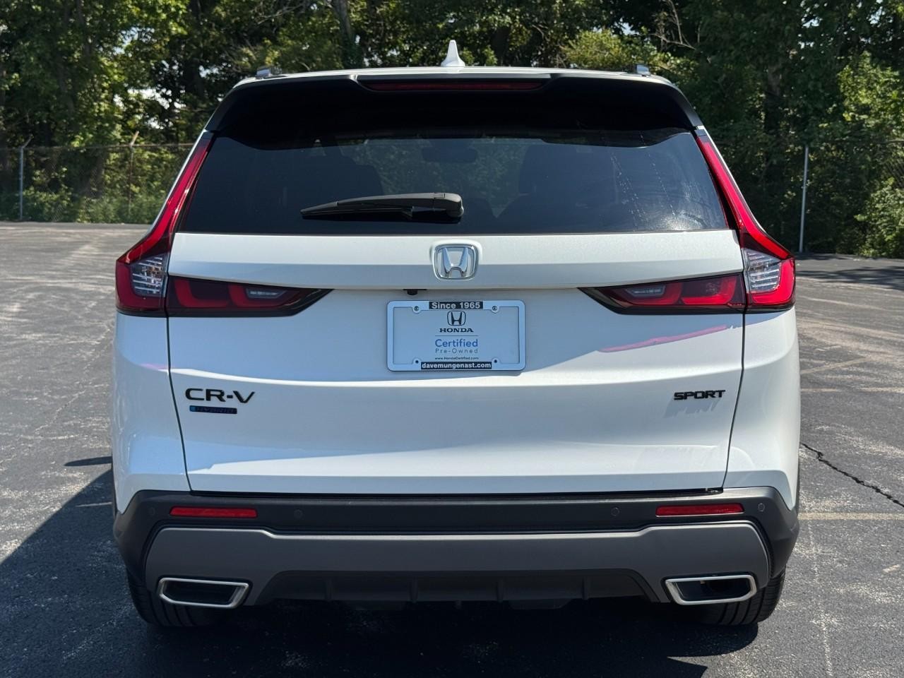 Honda CR-V Hybrid Vehicle Full-screen Gallery Image 07