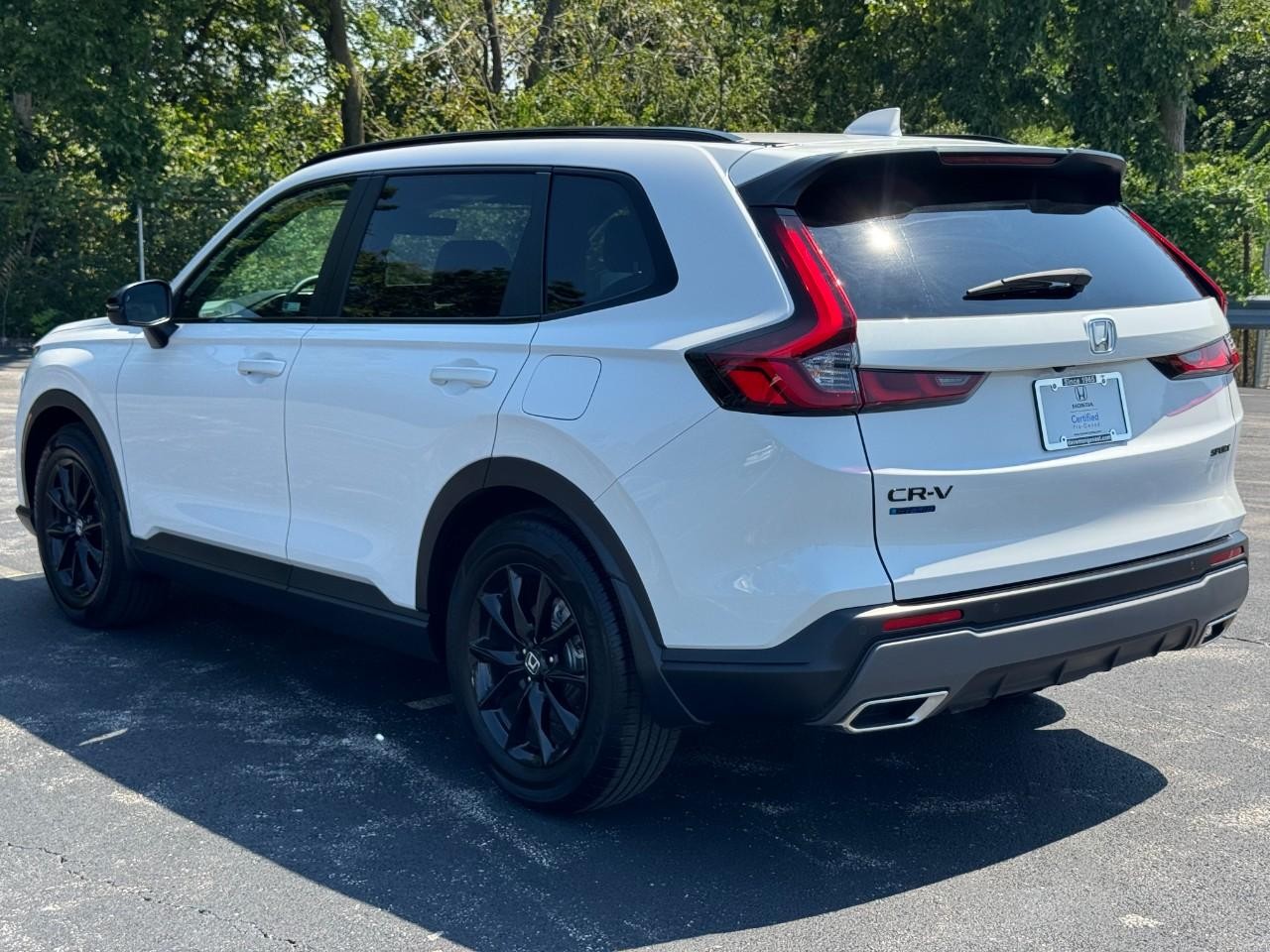 Honda CR-V Hybrid Vehicle Full-screen Gallery Image 08