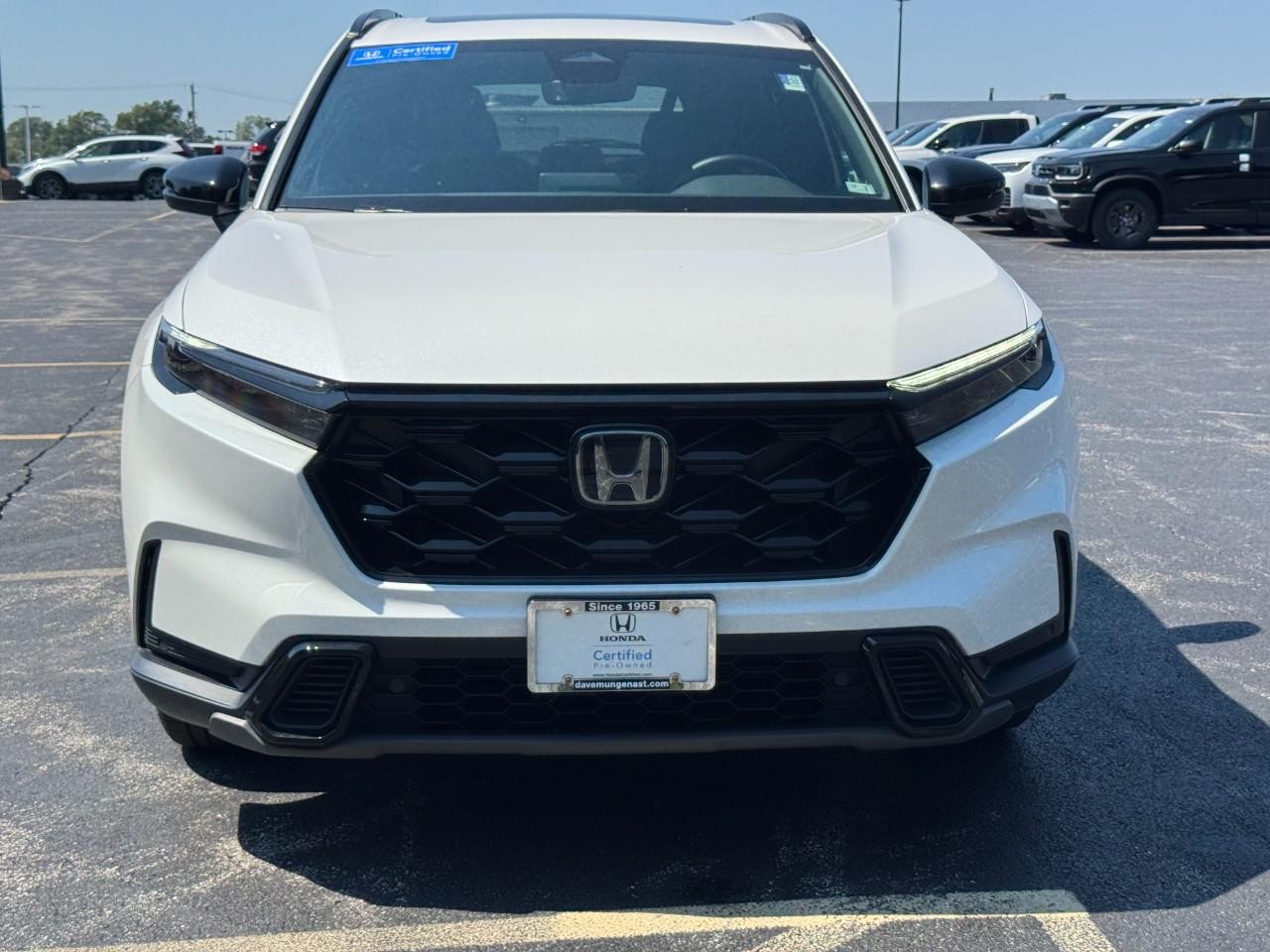 Honda CR-V Hybrid Vehicle Full-screen Gallery Image 11