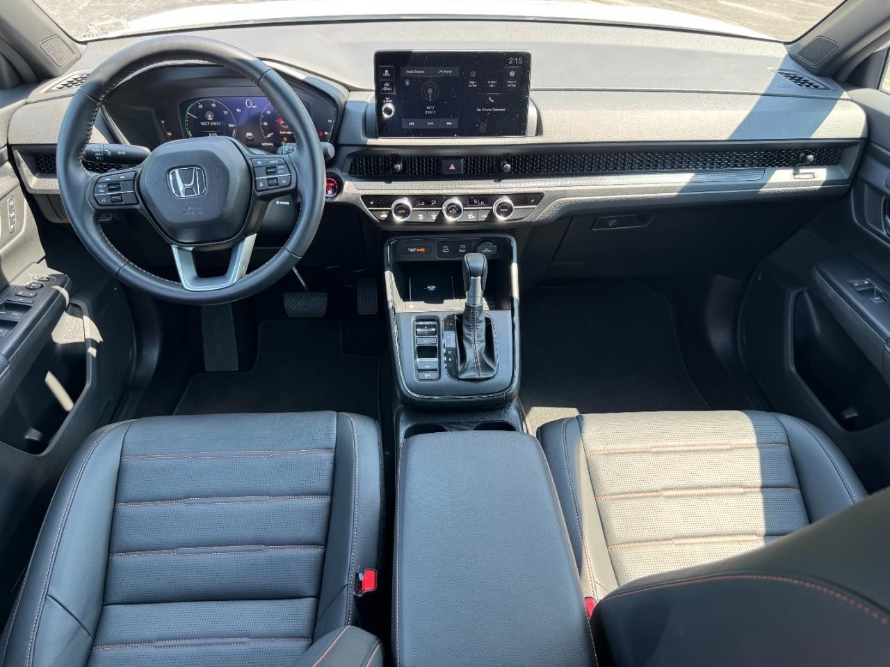 Honda CR-V Hybrid Vehicle Full-screen Gallery Image 14
