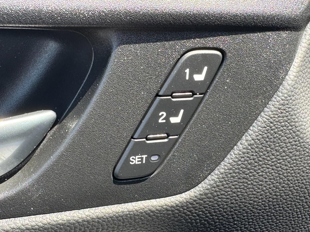 Honda CR-V Hybrid Vehicle Full-screen Gallery Image 21