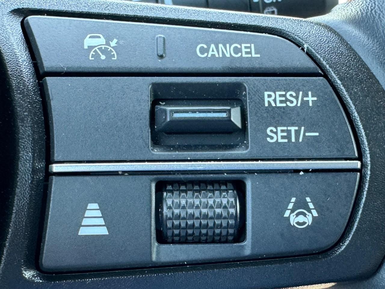 Honda CR-V Hybrid Vehicle Full-screen Gallery Image 23