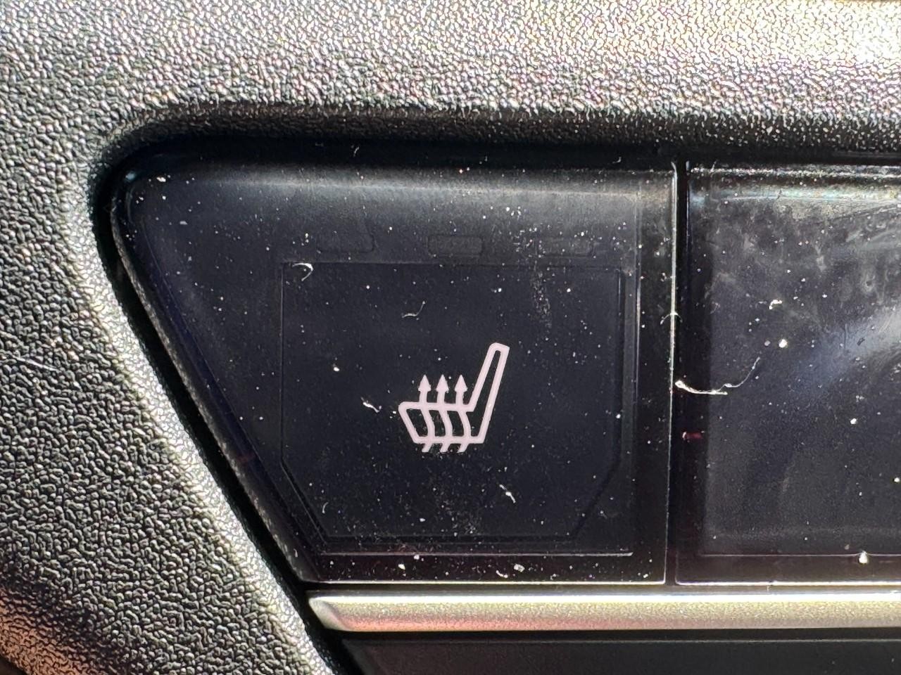 Honda CR-V Hybrid Vehicle Full-screen Gallery Image 25