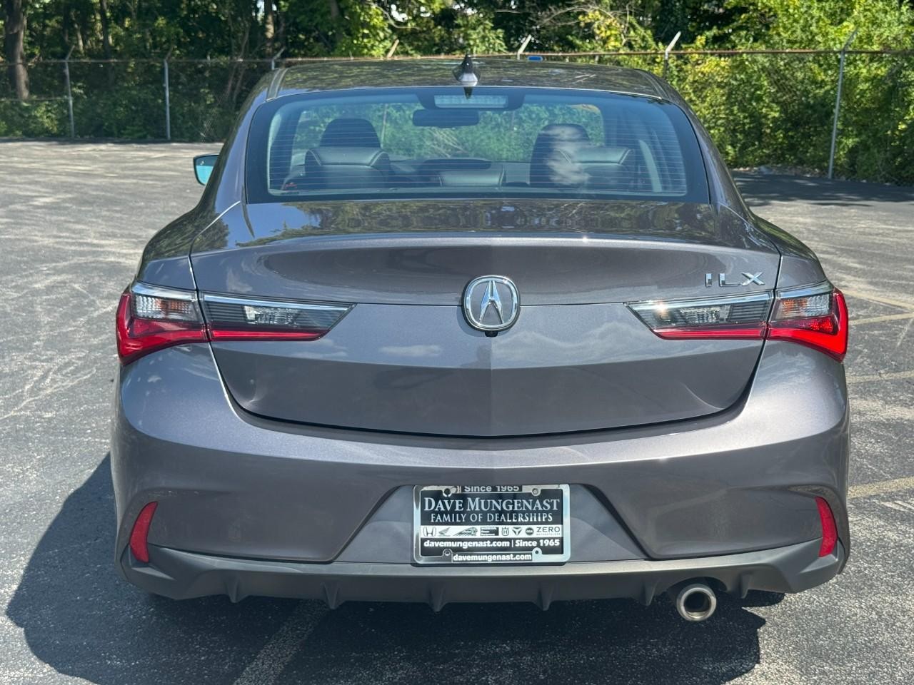 Acura ILX Vehicle Full-screen Gallery Image 07