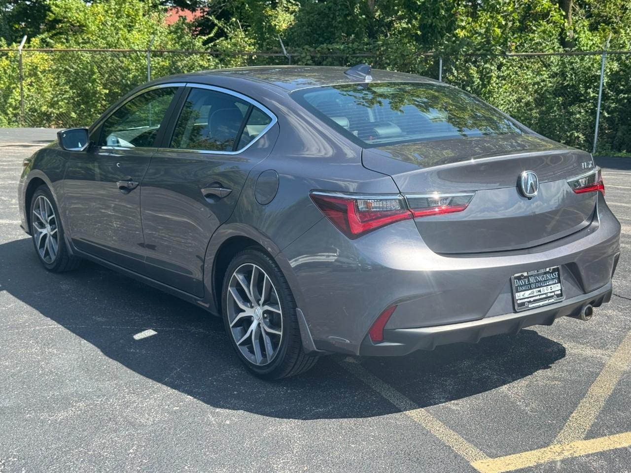 Acura ILX Vehicle Full-screen Gallery Image 08