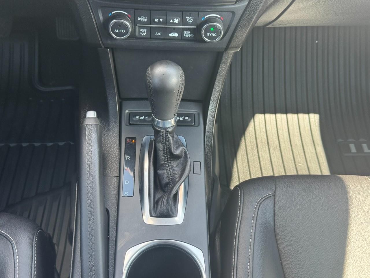 Acura ILX Vehicle Full-screen Gallery Image 16