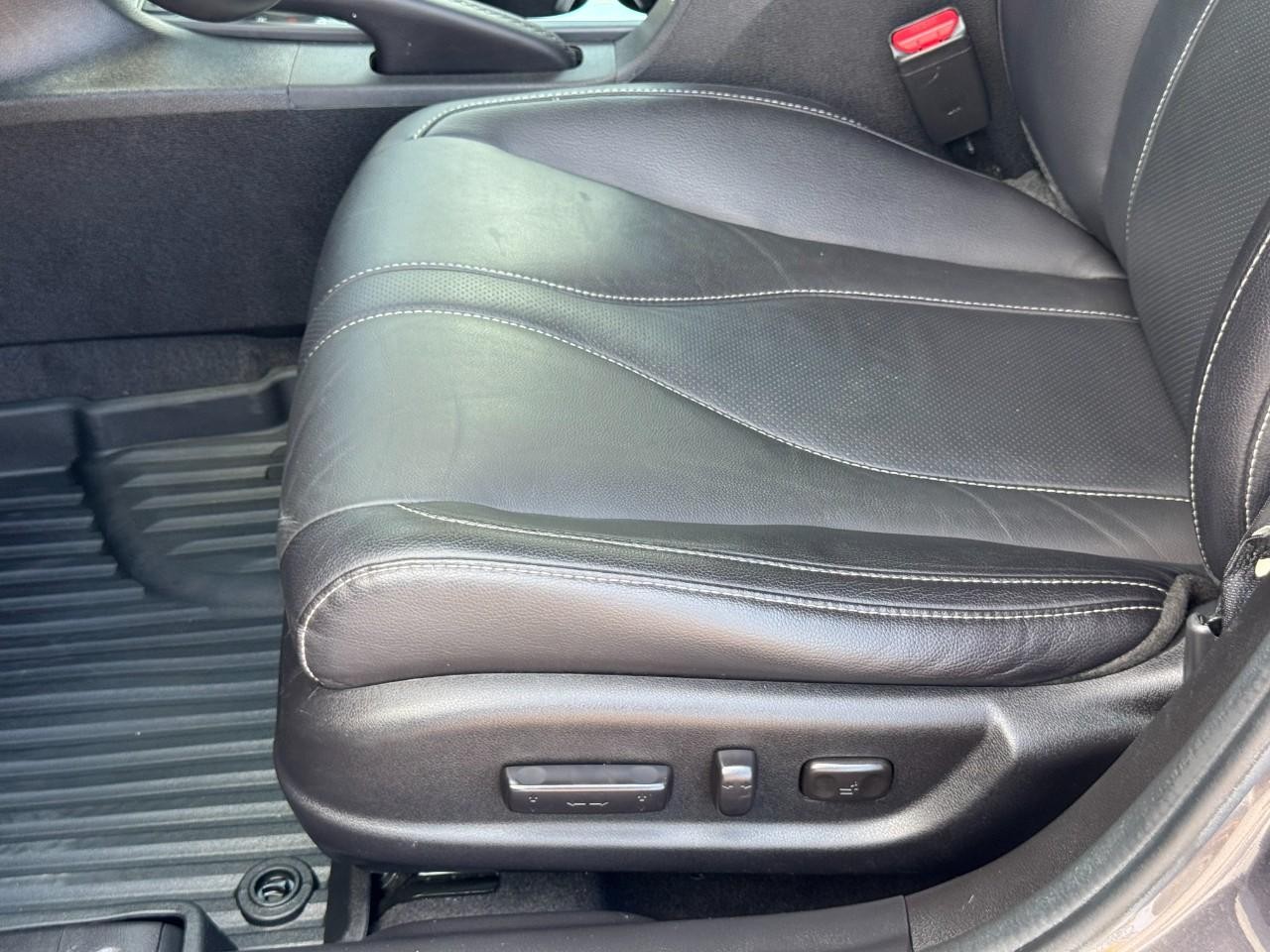 Acura ILX Vehicle Full-screen Gallery Image 18