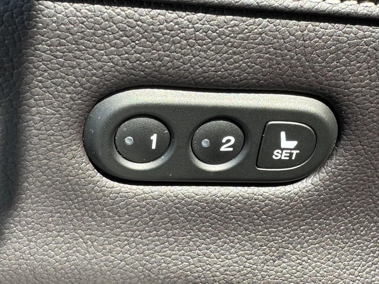 Acura ILX Vehicle Full-screen Gallery Image 20