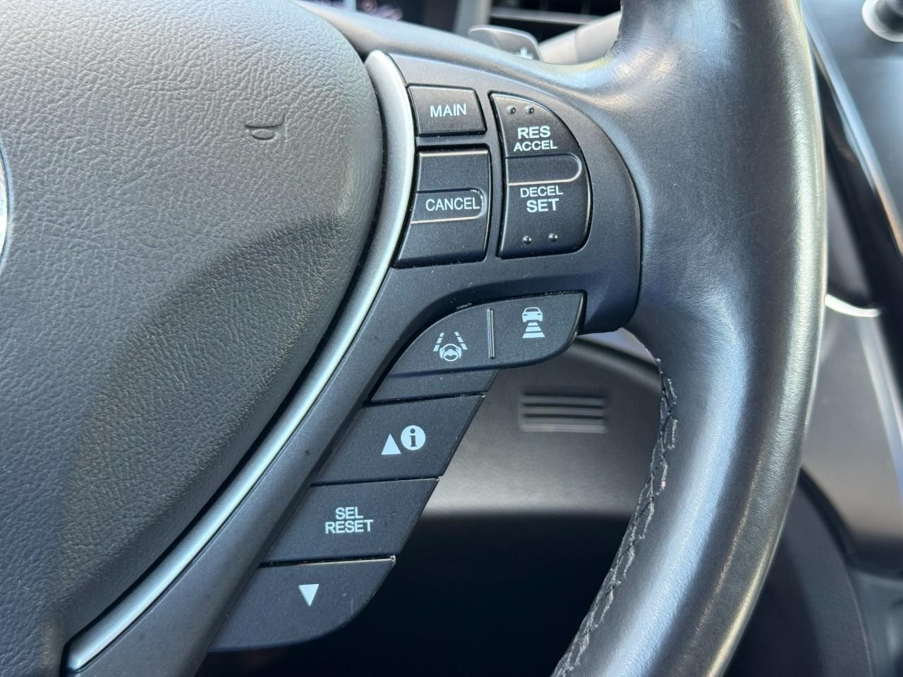 Acura ILX Vehicle Full-screen Gallery Image 22