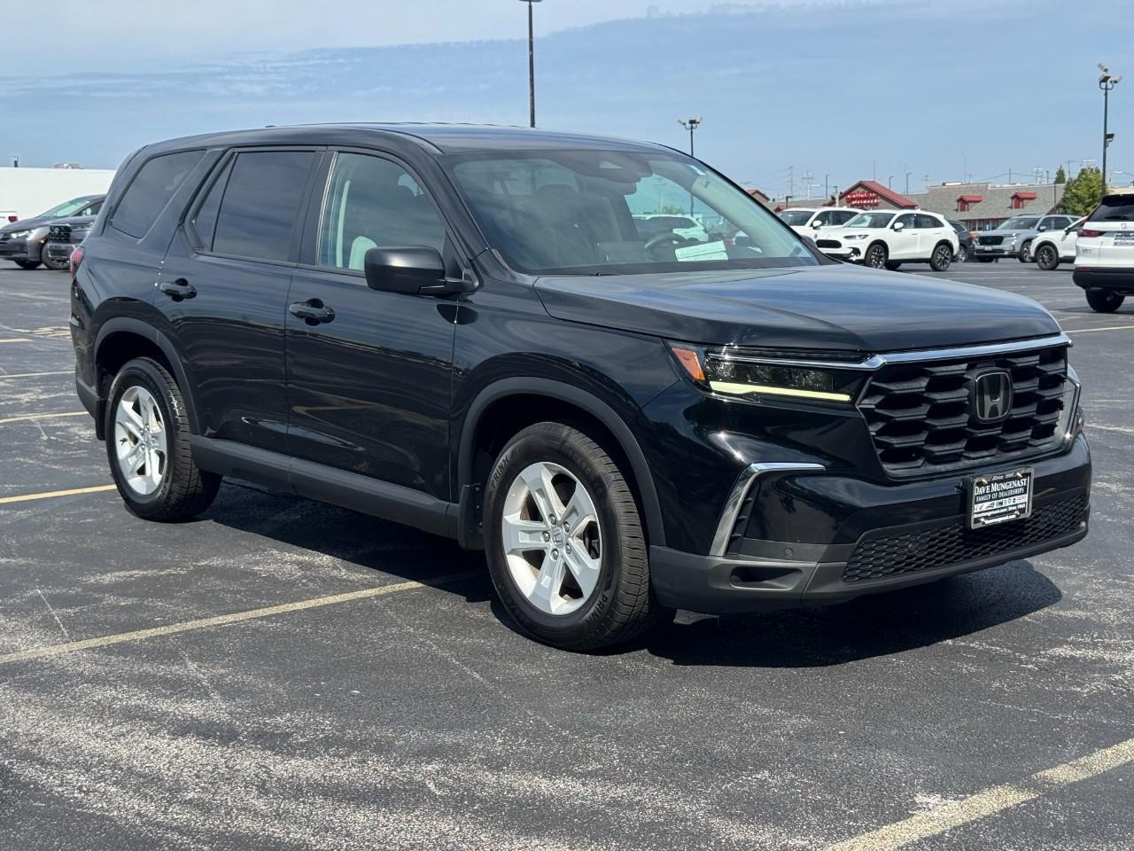 Honda Pilot Vehicle Full-screen Gallery Image 02