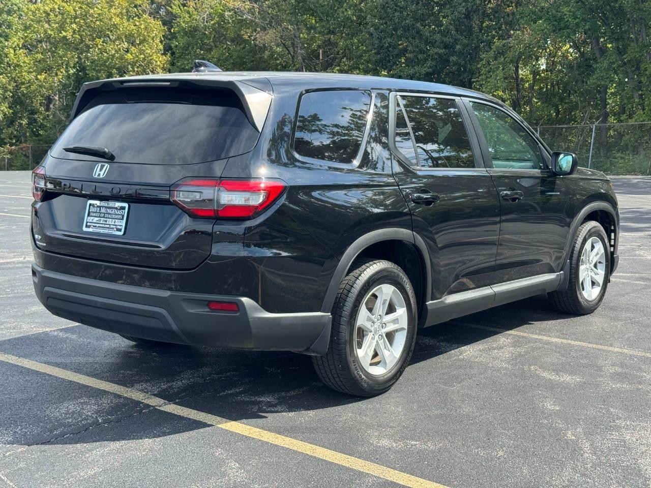 Honda Pilot Vehicle Full-screen Gallery Image 04